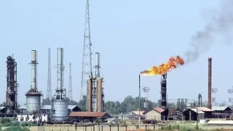 Giá dầu Brent tăng 5,8% khi căng thẳng tại eo biển Hormuz nóng trở lại&nbsp;