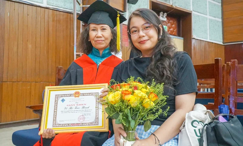 Tân khoa U70 truyền cảm hứng học tập&nbsp;