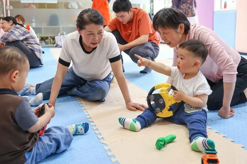 Trung Quốc tăng ngân sách trợ cấp nuôi dạy con cái&nbsp;