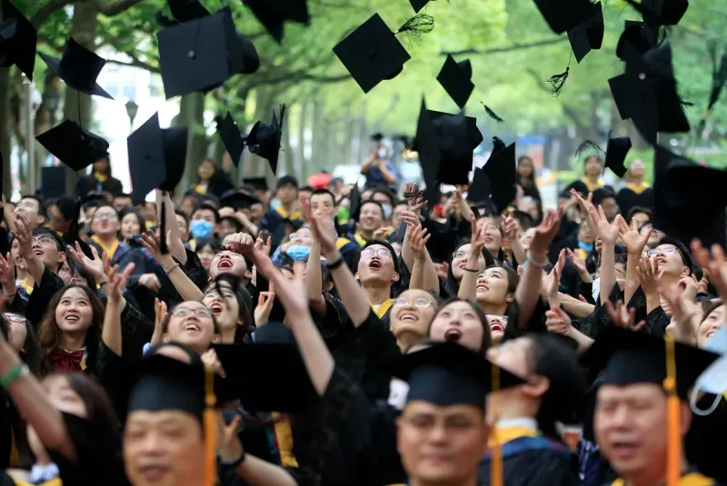 Thời cử nhân khó tìm việc&nbsp;