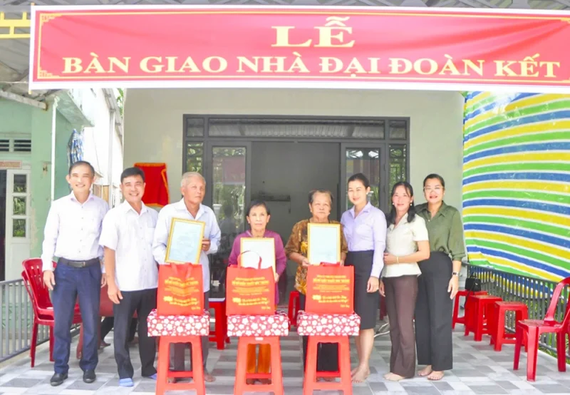 Trao 3 căn nhà Đại đoàn kết tặng hộ gia đình chính sách&nbsp;