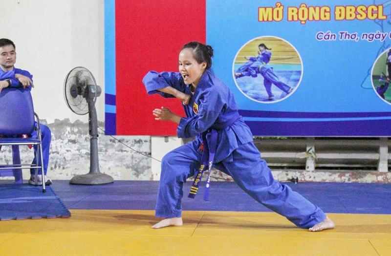 Cô bé đi tìm ánh sáng bằng võ thuật&nbsp;
