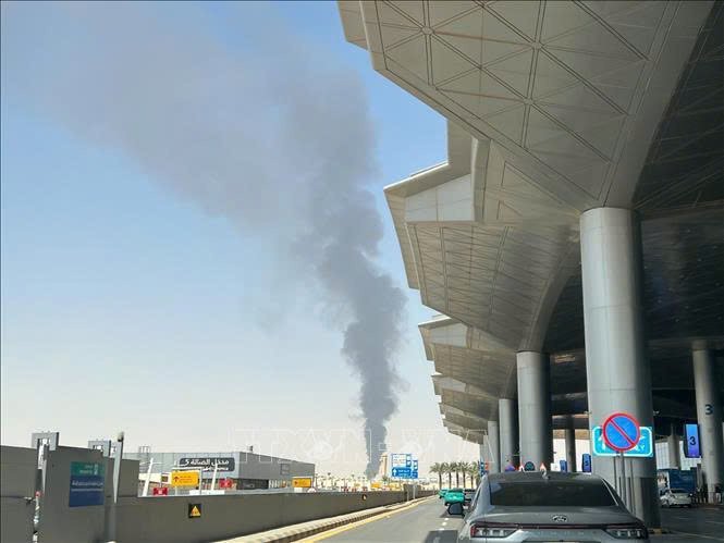 Houthi mở rộng tấn công, nhắm vào hai sân bay của Saudi Arabia&nbsp;
