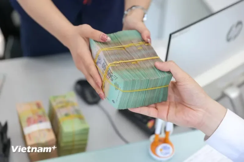 Lãi suất ngân hàng ngày 27/10: Kỳ hạn gửi 6-13 tháng tại 1 ngân hàng rời mốc 7%&nbsp;